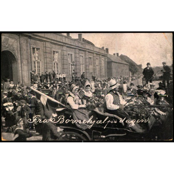 Fra Brnehjlpsdagen - Christiansborg Slot - Stender Eneret