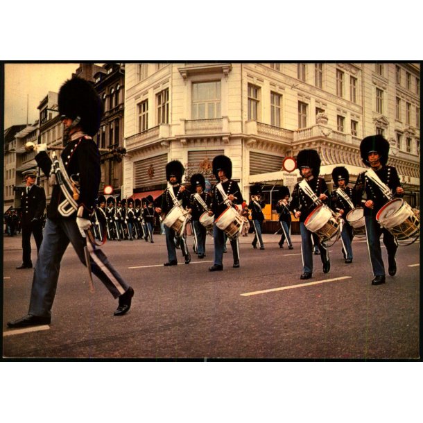 Kbenhavn - Livgarden Passerer Kongens Nytorv - Eiders Forlag 548 - Ubrugt