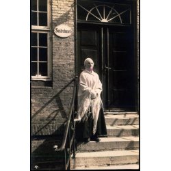 Christiansfeld - S�sterhusets Portnerske i Festdragt - Fotokort u/n - Ubrugt