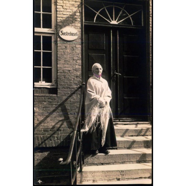 Christiansfeld - S�sterhusets Portnerske i Festdragt - Fotokort u/n - Ubrugt