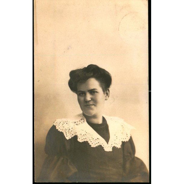 Adalina Henriksen  - Aarhus 21 -1 -1907  - Fotokort - u/n - Brugt