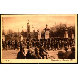 Kbenhavn - Vagtparaden og Rosenborg Slot - Kunstico 672