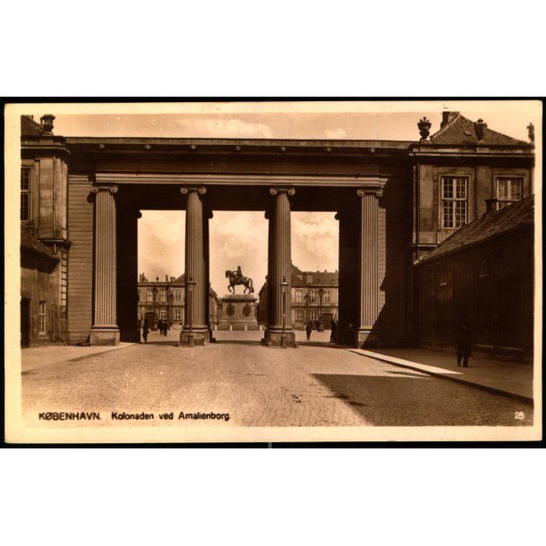 K�benhavn - Kolonaden ved Amalienborg - 25