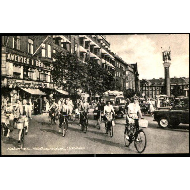 Kbenhavn - Raadhuspladsen - Cyklister - Rudolf Olsen 12062