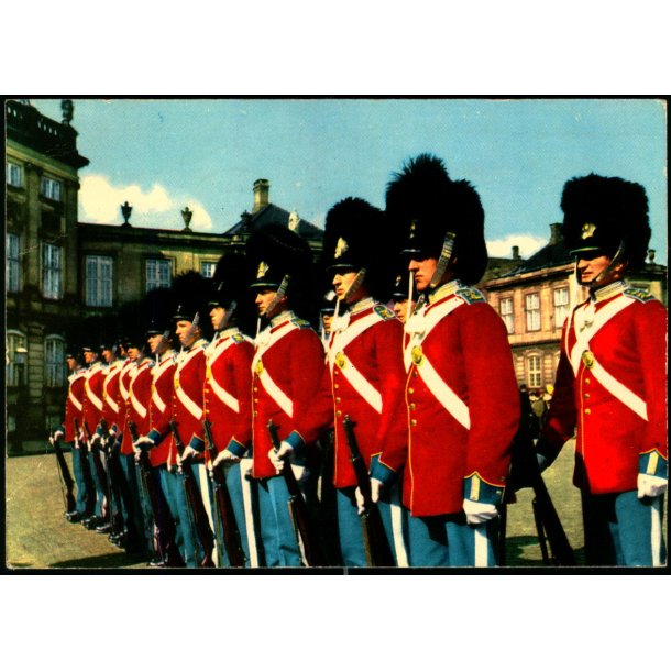 Kbenhavn - Vagtparaden p Amalienborg - Rudolf Olsen 56