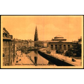 K�benhavn - Thorvaldsens Museum og Nicolai Taarn i Baggrunden - Stender 34135 - Ubrugt