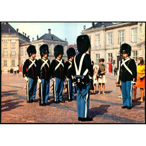 K�benhavn - Vagtafl�sning p� Amalienborg Slotsplads - Rudolf Olsen 1520 - Ubrugt