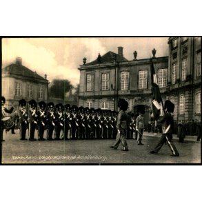 Copenhagen - The Royal Guard - Amalienborg Palace - Vekselkontorene 1370 - Brugt