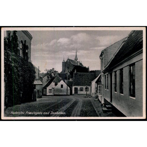 Haderslev - Pr�stegade med Domkirken - Rudolf Olsen 572 - Brugt