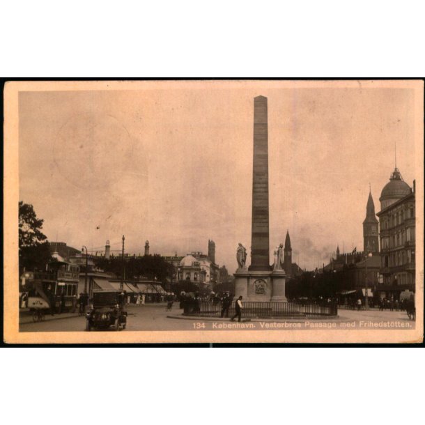 Kbenhavn- Vesterbros Passage med Frihedstttten - Alex Vincent 134
