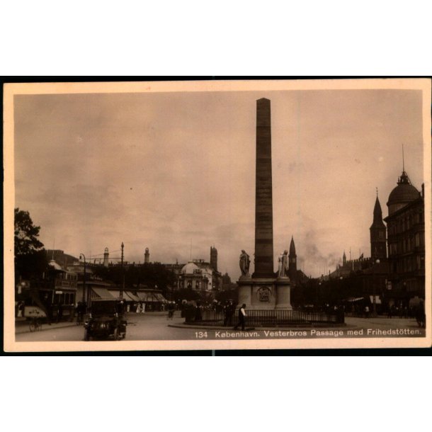 Kbenhavn- Vesterbros Passage med Frihedstttten - Alex Vincent 134