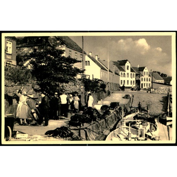 Parti fra Havnen i Gudhjem - Karl H. Olsens Bogh. 607