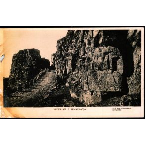 Vegurinn i Almannagj&agrave; - &Ugrave;gt:  Sigf. Eymundsson u/n - Ubrugt - Kanten Slidt !