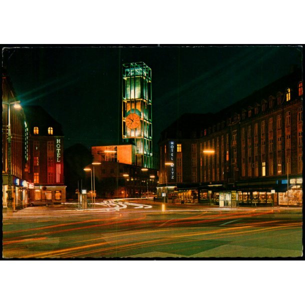 Aarhus - Raadhuset og Banegaardspladsen ved Nat - Stender 149 719 601 - Brugt