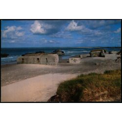 Bunkere ved stranden ved Vigs� - Wadmanns 8810 - Brugt