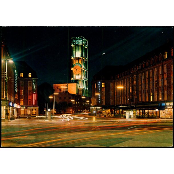 Aarhus - Raadhuset og Banegaardspladsen ved Nat - Stender 149 719 601 - Brugt