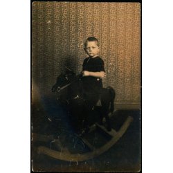 Fotokort Ukendt - Dreng p� Gyngehest - Ubrugt