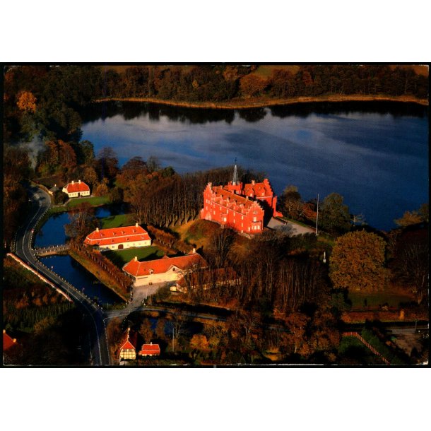 Langeland - Luftfoto af Tranekr Slot - Trojaborg LAN 27 - Ubrugt