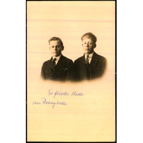 To flinke Karle fra R�dvigsballe - Fotokort A. Rasmussen - Br�dstrup - Ubrugt