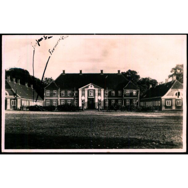 Slottet set fra avlsgaarden - Foreningen Norden 10 - Brugt