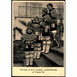  Dronningen og tre Prinsesser i Grnlnderdragter p Grsten Slot - Pressefotografforbundet 6914 