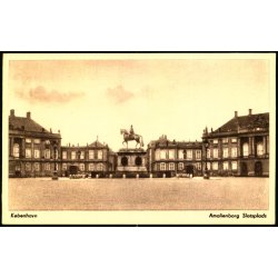 K�benhavn - Amalienborg Slotsplads - John Meinckes Kunstforlag 137