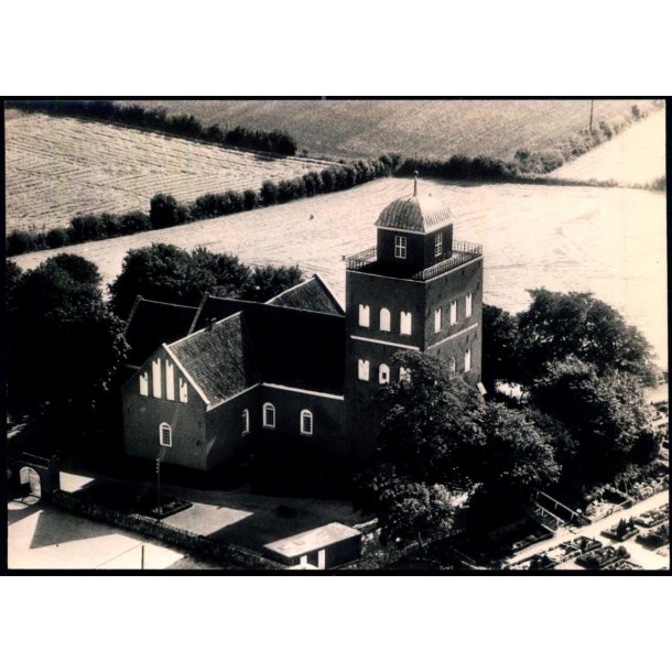 Dreslette Kirke - Luftfoto Sylvest Jensen u/n - Ubrugt