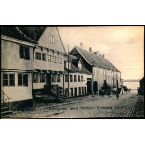 Middelfart - Brogade med Henne Frisers Hus - Carl S. Ladehoff 12620 - Ubrugt