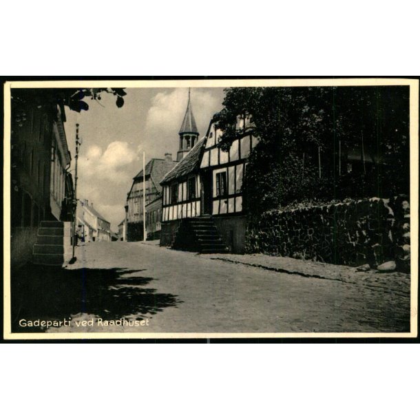 Gadeparti ved Raadhuset - Elles Bogh. 47073 - Ubrugt