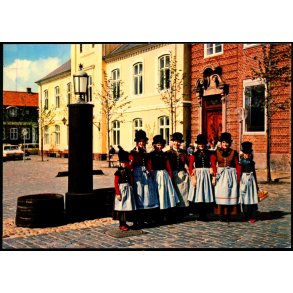 Ringkbing - Piger i Nationaldragter - Stender 149 712 026 - Ubrugt