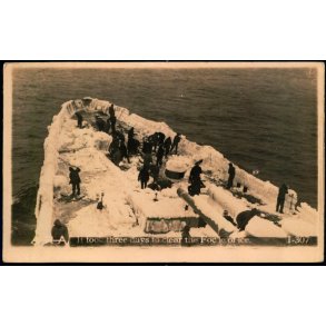 ARA - It took three days to clear the Foc fre of ice. - I-307