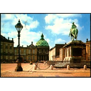K�benhavn - Amalienborg Slotsplads med Rytterstatuen og Marmorkirken - Stender 149 101 646
