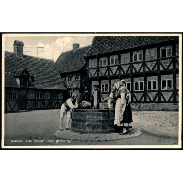 Aarhus - Paa Torvet i Den gamle By - J.J.N. 125012 - Brugt