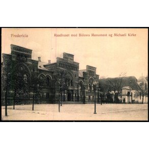 Fredericia - Raadhuset med B�lows Monument og Michaeli Kirke - H.C. Wenk u/n - Ubrugt