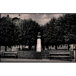 Kerteminde - Paludan M�llers Statue -  Einar Hansens Bogh. 94648 - Brugt