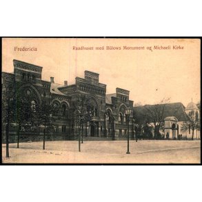 Fredericia - Raadhuset med B�lows Monument og Michaeli Kirke - H.C. Wenk u/n - Ubrugt