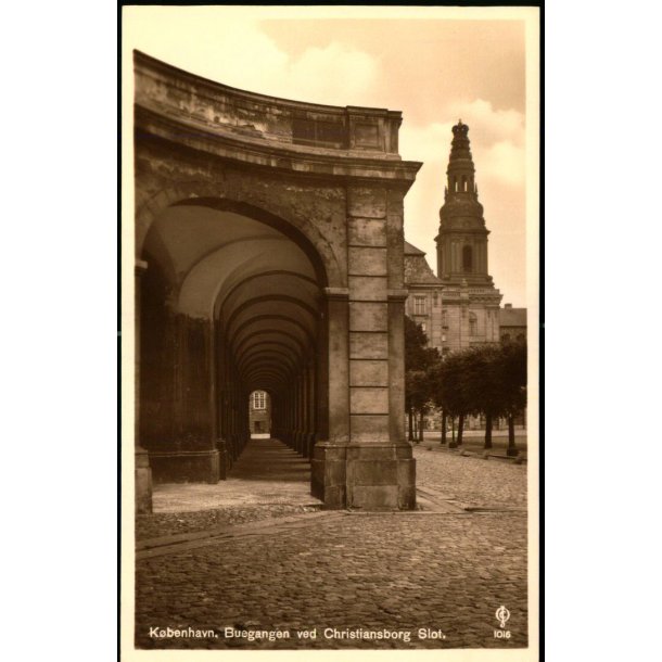 K�benhavn - Buegangen ved Christiansborg Slot - Chr. Olsen 1016