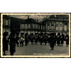 Kbenhavn - Amalienborg med Vagtparaden - Eneret 9187