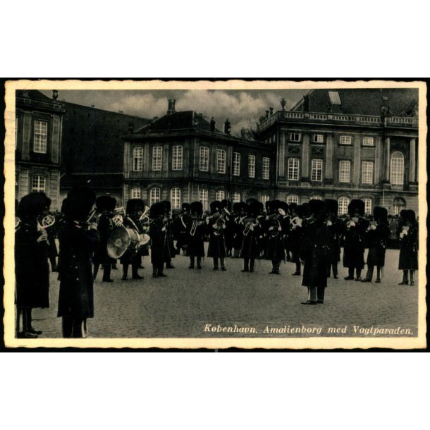 Kbenhavn - Amalienborg med Vagtparaden - Eneret 9187
