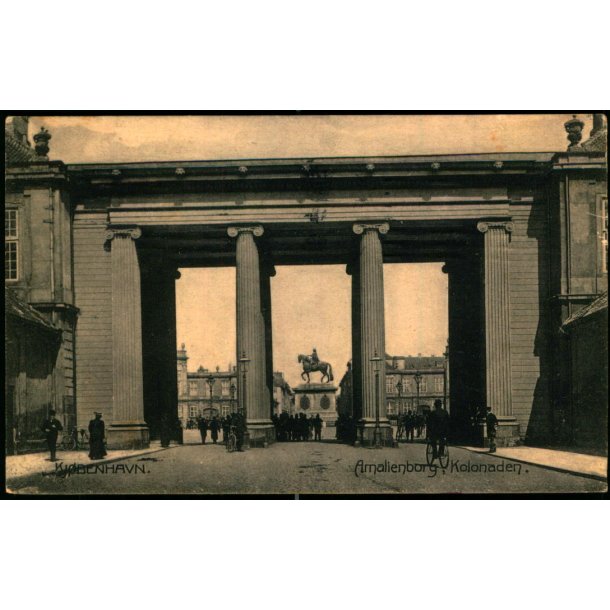 K�benhavn - Amalienborg - Kolonaden - u/n