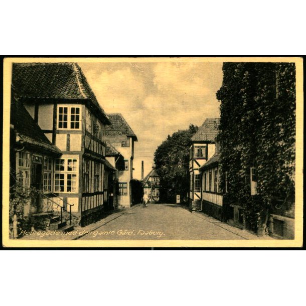 Holkegade med den gamle Gaard - Faaborg - Rudolf Olsen 7067 - Brugt