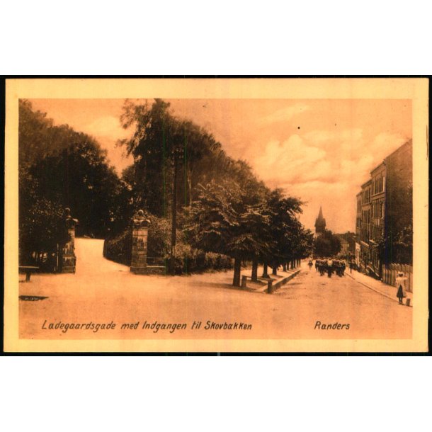 Randers - Ladegaardsgade med Indgangen til Skovbakken - P. Hansen u/n - Ubrugt
