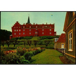 Tranekr Slot set fra Herskabsstaldens, Cafeteria - Georg E. Jensens Eftf. 6904 - Ubrugt