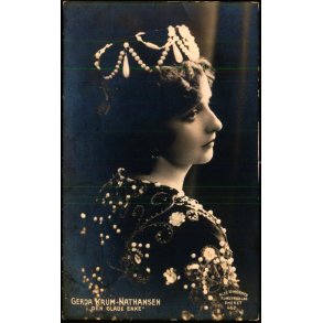 Gerda Krum-Nathansen i Den glade Enke  - Alex Vincent 467 - Brugt