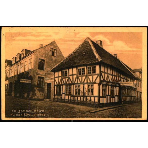 En gammel Gaard - Middelfart - Algade - Carl S. Ladehoffs Bogh. 12515 - Brugt