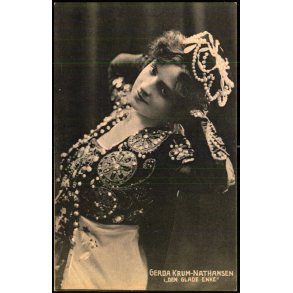 Gerda Krum-Nathansen i Den glade Enke  - Alex Vincent 1352 - Ubrugt