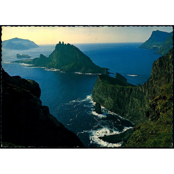 Miknes og Tindh&ograve;lmur sd av Vgoynni - Asmundur Poulsen u/n - Brugt