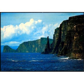 Trllhvdi og Oknadadalsdrangur vestantil à Sandoy - Asmundur Poulsen u/n - Brugt