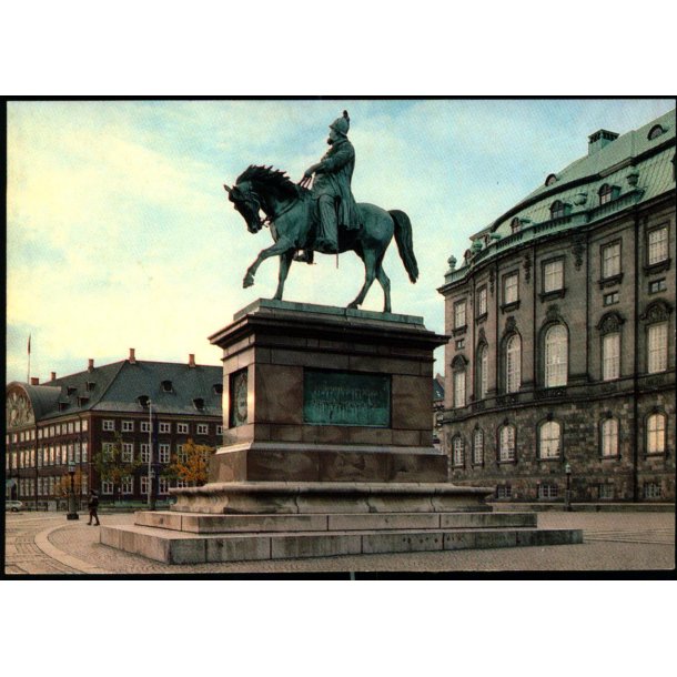 Rytterstatue med Frederik VII p Christiansborg Slotsplads - Post u/n