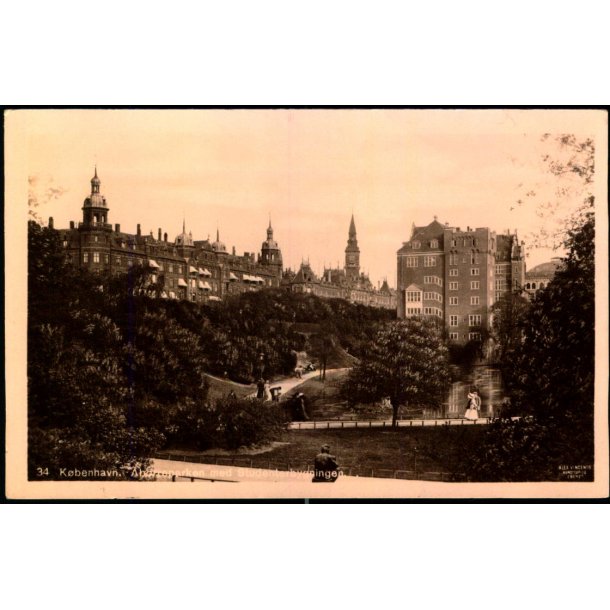 Kbenhavn - Aborreparken med Studenterbygningen - Alex Vincent 34